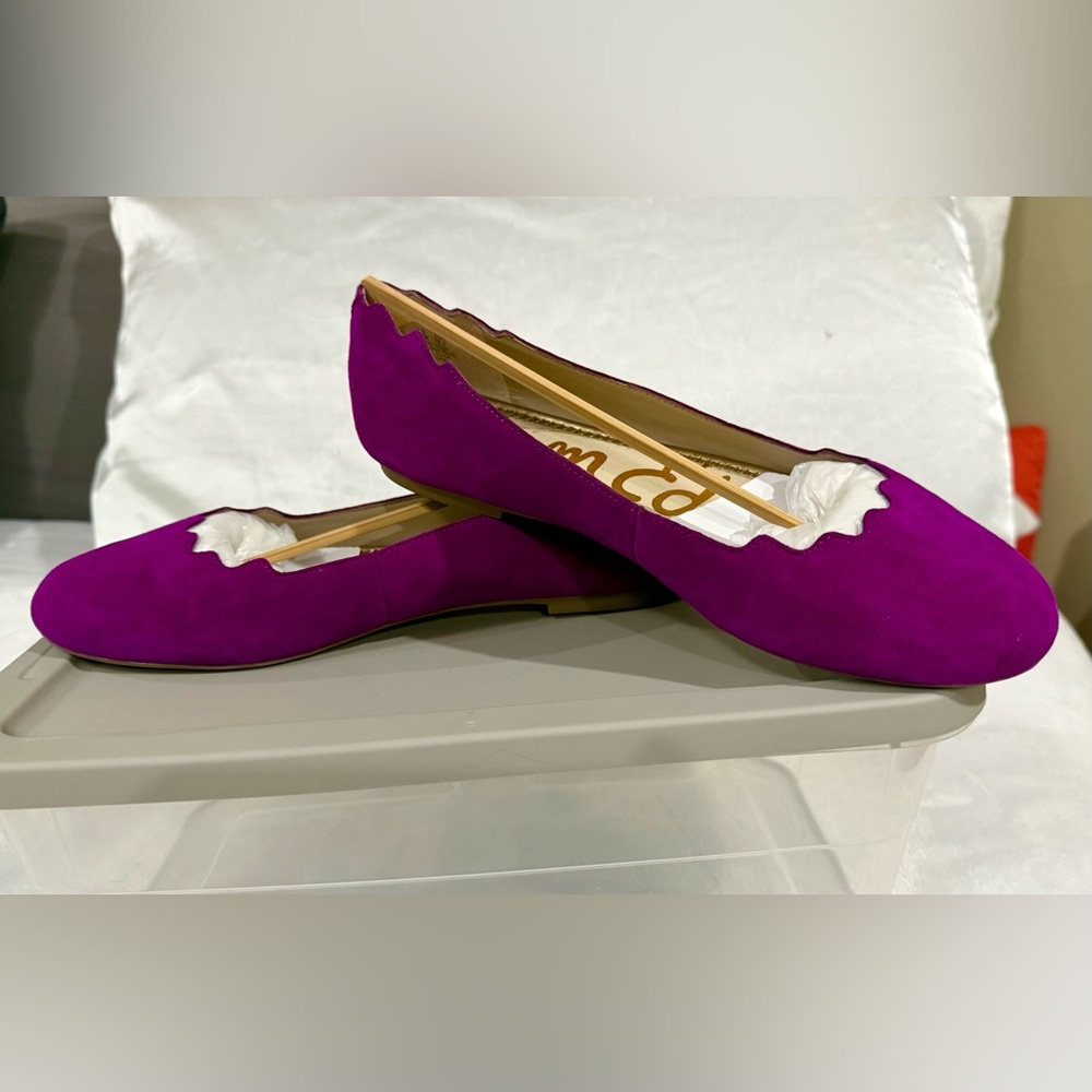 Sam Edelman Magenta Scalloped Flats